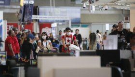 Anvisa deixa de exigir teste de covid-19 para entrada no país