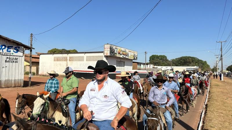 Foto 10 da matéria: Rolim de Moura: Cavalgada da 34ª Expoagro é um sucesso; confira as comitivas premiadas