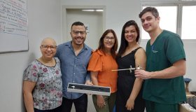 Equipamento doado pela ASSDACO ao setor de Urologia vai possibilitar a...