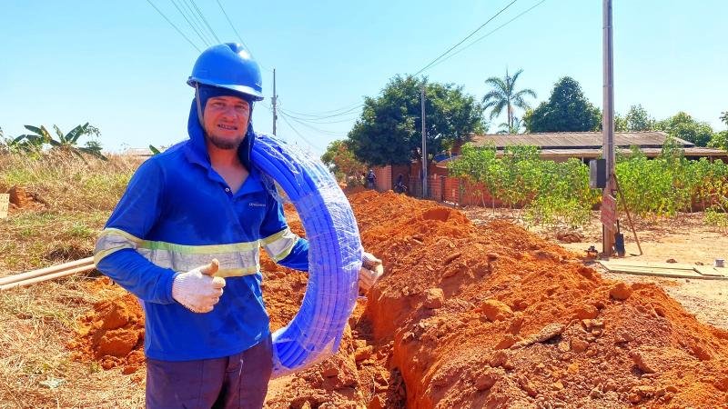 Foto 1 da matéria: Moradores da Vila Celestino começam a receber rede de água tratada