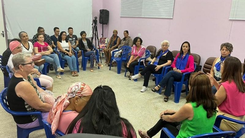 Foto 2 da matéria: Senhoras Rotarianas de Pimenta Bueno confeccionam almofadas e próteses mamárias para pacientes oncológicas da ASSDACO