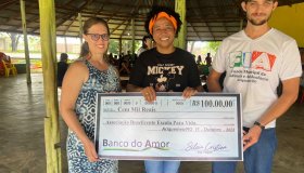 Deputada Sílvia Cristina entrega R$ 100 mil para a Associação Beneficente...
