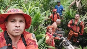 Idoso com alzheimer é encontrado após ficar perdido em mata por três dias...