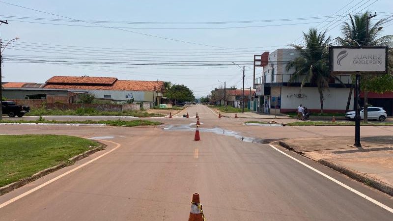 Foto 2 da matéria: MUDANÇA NO TRÂNSITO EM ROLIM: Barão de Melgaço passa a ser preferencial no cruzamento com a Cuiabá