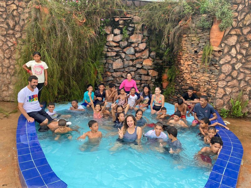 Atividades do Serviço de Fortalecimento de vínculos realiza confraternização com festa na AABB em Rolim de Moura