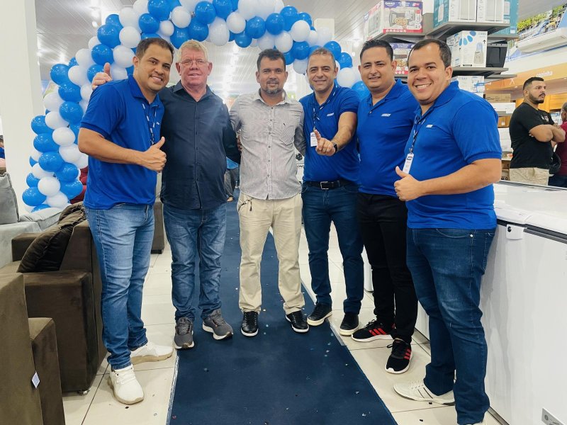 Vice-prefeito de Rolim de Moura, Alcides Rosa, participa da reinauguração da Gazin e parabeniza empresa