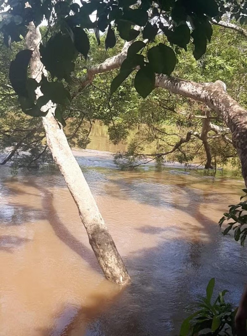 Jovem de 26 anos desaparece após sofrer mal súbito e cair no Rio Urupá, em Ji-Paraná