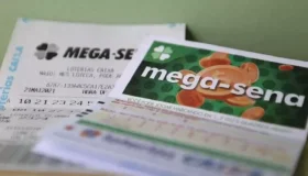 Mega-Sena: Três apostas ficam a um número de prêmio milionário e ganham...