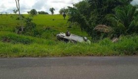 Veículo capota na RO 473 próximo à Urupá, RO
