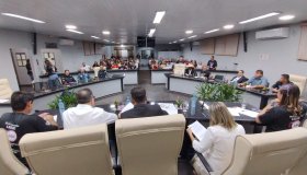 Câmara de Rolim de Moura homenageia mulheres de destaque em sessão solene