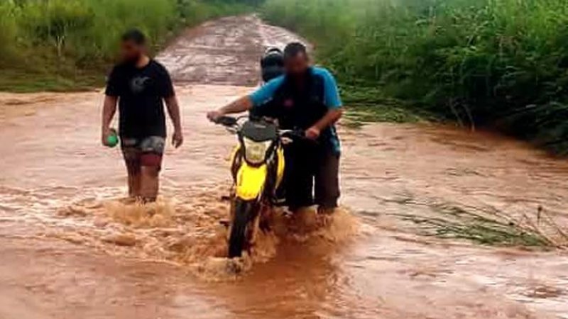 Foto 2 da matéria: Chuvas Intensas Causam Transtornos em Linhas Rurais de Alta Floresta D’Oeste