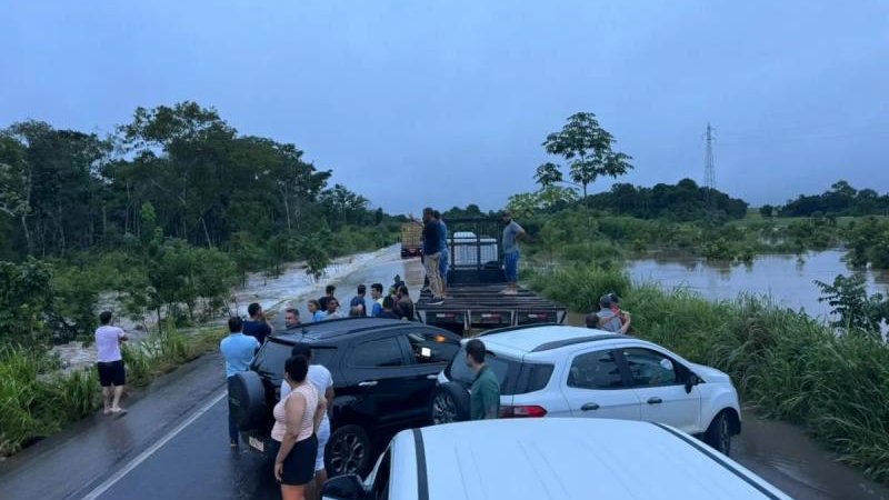 Foto 7 da matéria: Em menos de 36 horas alerta sai de ‘Amarelo para Vermelho’ em Cacoal