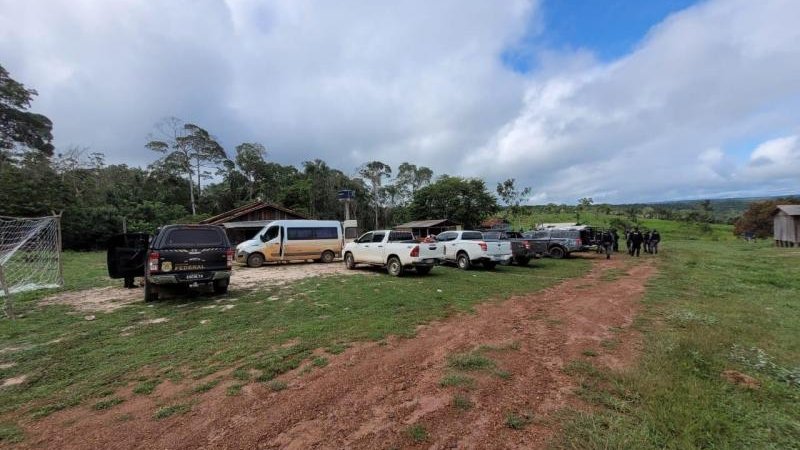 Foto 1 da matéria: PF RO cumpre mandado de reintegração de posse em terra indígena de Parecis