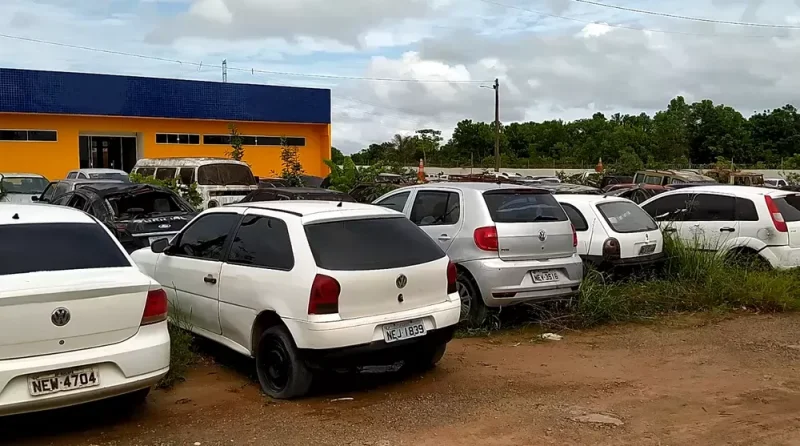 Veículos para leilão no pátio da PRF — Foto: PRF/Divulgação