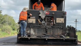 Rodovia-383 recebe serviços de microrrevestimento asfáltico para maior...
