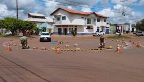 Comtran instala mais uma rotatória na região central de Rolim de Moura, dessa...