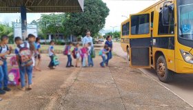 MP verifica segurança no embarque de crianças em transporte escolar em...