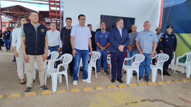 Foto 5 da matéria: Prefeito Aldo Júlio participa de solenidade de entrega de equipamentos da SESDEC e parabeniza governador Marcos Rocha pelos investimentos na segurança pública