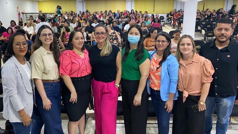 Foto 3 da matéria: Profissionais da educação de Rolim de Moura participam de capacitação para atendimentos de alunos com autismo