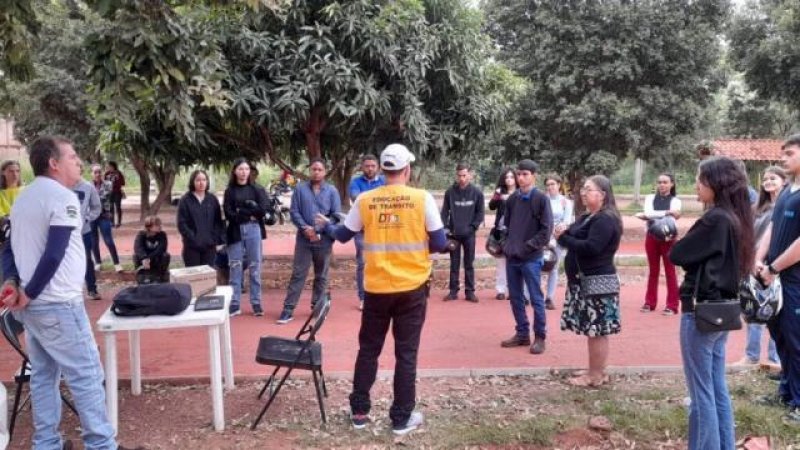 Foto 1 da matéria: Ações educativas para um trânsito mais seguro são intensificadas na campanha Maio Amarelo