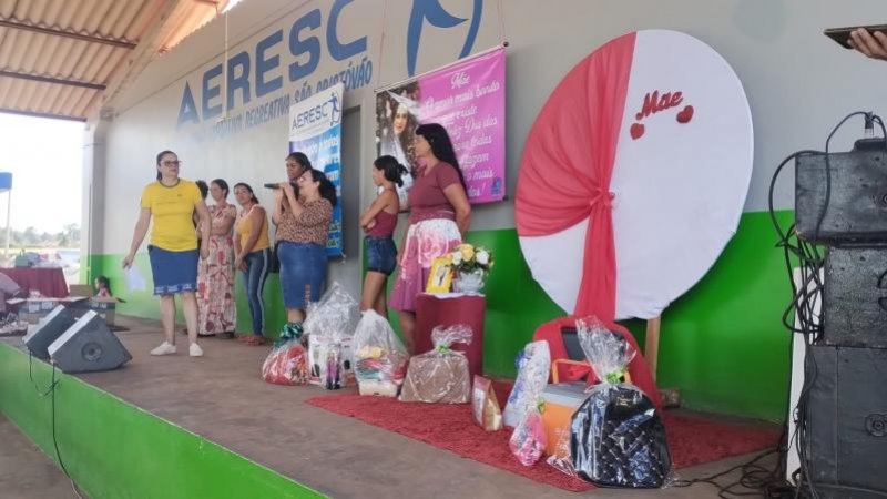 Foto 3 da matéria: AERESC realizou festa do dia das mães