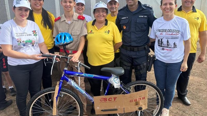 Foto 7 da matéria: Colégio Tiradentes de Rolim de Moura realiza 2ºPasseio Ciclístico