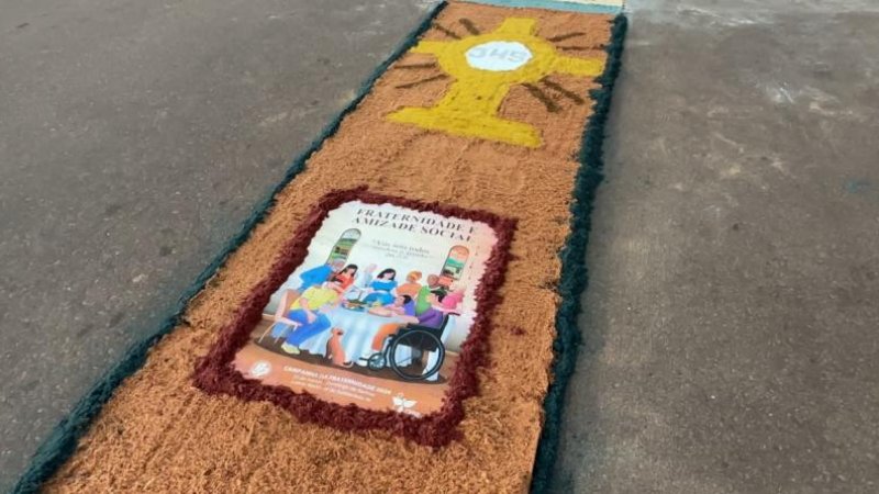 Foto 31 da matéria: Corpus Christi é marcado por procissão e missa na Paróquia Nossa Senhora Aparecida em Rolim de Moura