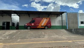 Durante tentativa de roubo de moto, proprietário sofre dois golpes de canivete...