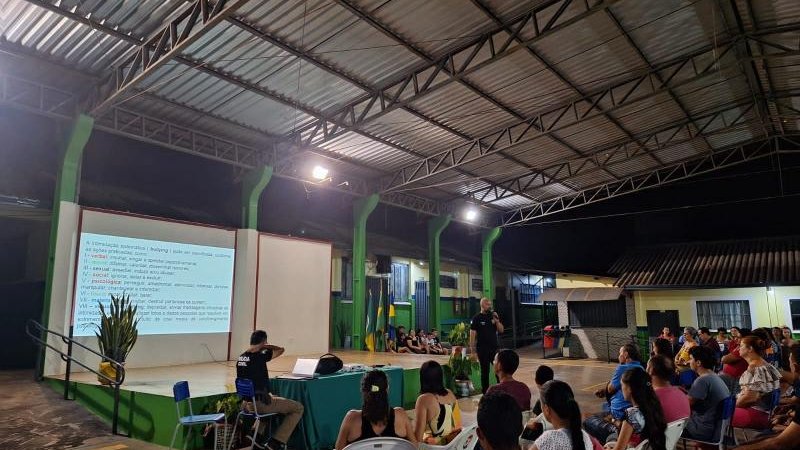 Foto 2 da matéria: Investigadores da (DEAM) de Rolim de Moura promovem palestra sobre Bullying, Cyberbullying e Preservação do Patrimônio na Escola Nilson Silva