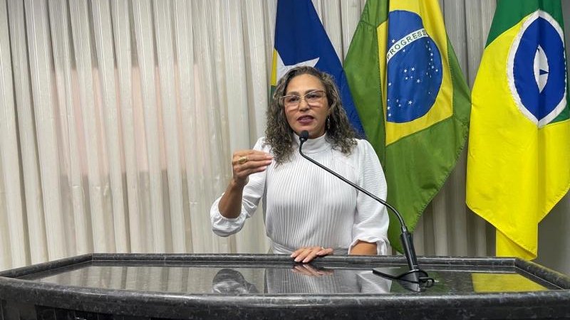Foto 16 da matéria: Profissionais de Saúde Mental recebem Moção de Aplausos conferida pela câmara de vereadores de Rolim de Moura