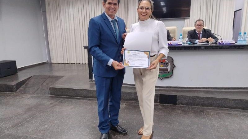 Foto 4 da matéria: Profissionais de Saúde Mental recebem Moção de Aplausos conferida pela câmara de vereadores de Rolim de Moura