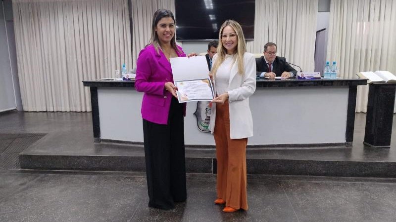 Foto 3 da matéria: Profissionais de Saúde Mental recebem Moção de Aplausos conferida pela câmara de vereadores de Rolim de Moura