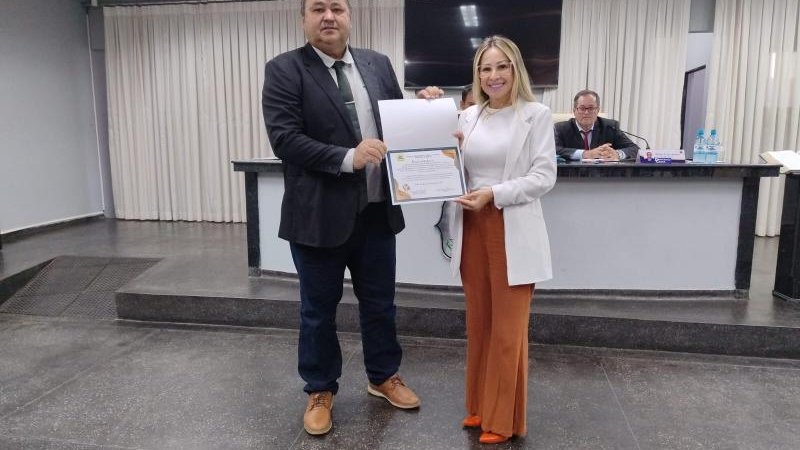 Foto 5 da matéria: Profissionais de Saúde Mental recebem Moção de Aplausos conferida pela câmara de vereadores de Rolim de Moura