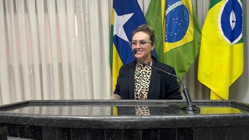 Foto 15 da matéria: Profissionais de Saúde Mental recebem Moção de Aplausos conferida pela câmara de vereadores de Rolim de Moura
