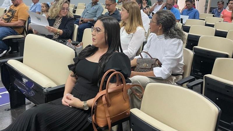 Foto 2 da matéria: Rolim de Moura- Psicólogos e Terapeutas recebem Título de Moção de Aplausos pelo excelente trabalho realizado na área social