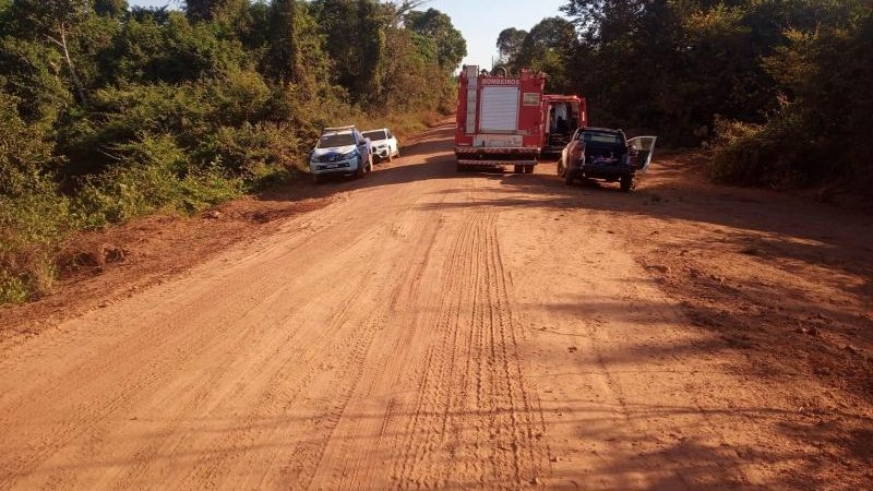 Foto 4 da matéria: Idoso morre idoso após cair com carro em ponte na linha 176 norte, em Rolim de Moura