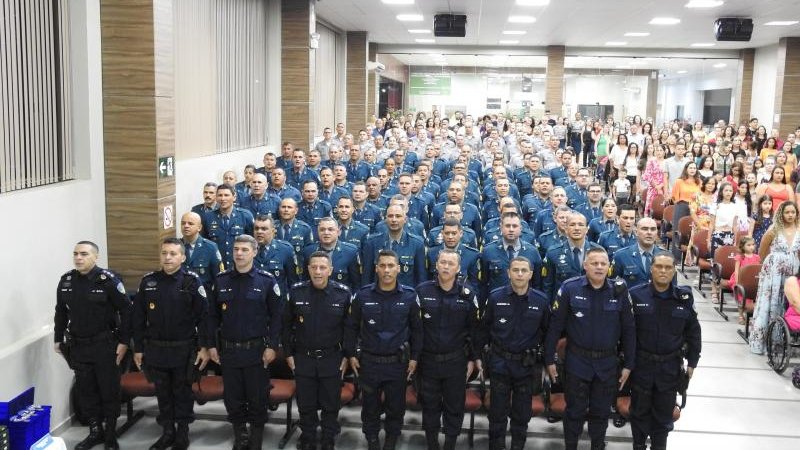 Foto 10 da matéria: Nice Condaque agradece homenagens da PM