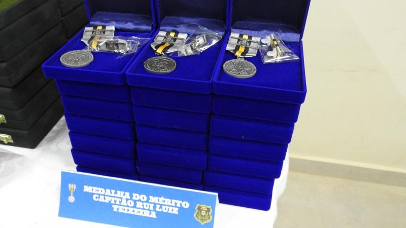 Foto 6 da matéria: Nice Condaque agradece homenagens da PM