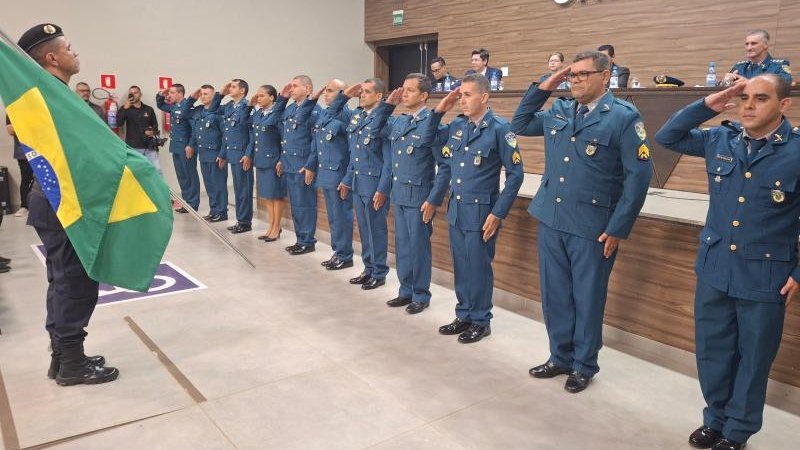 Foto 9 da matéria: Nice Condaque agradece homenagens da PM
