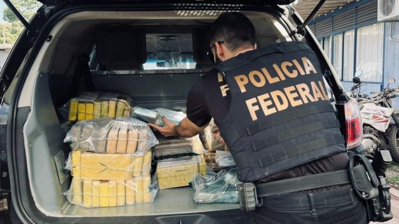 Foto 1 da matéria: PF incinera mais de 700 kg de drogas em Rondônia