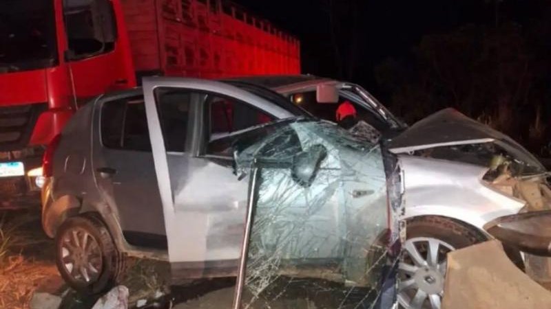 Foto 1 da matéria: Acidente na BR-364, próximo a Casa da Uva, em Rondônia deixa sete pessoas feridas