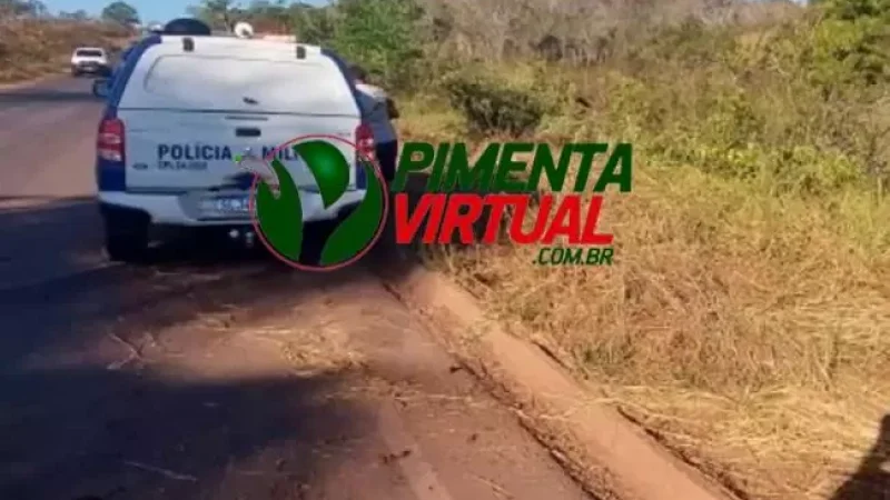 Foto 1 da matéria: Bombeiros e PM são acionados após capotamento na RO-010 em Pimenta Bueno