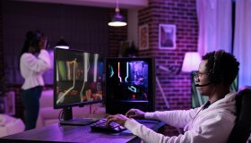 Cadeiras de escritório gamer: conforto e estilo para seu setup