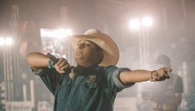 Marcos Natan: A Voz que Encanta e Emociona na 35ª Expoagro de Rolim de Moura
