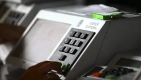 TRE de Rondônia confirma condenação de eleitor por publicar voto em rede...