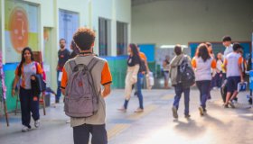 Alunos do ensino médio podem se inscrever para o Programa Jovens Embaixadores...