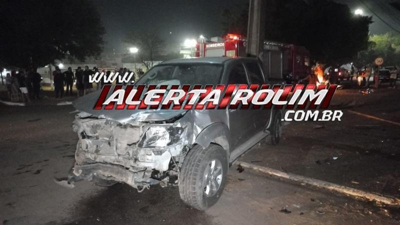 Foto 3 da matéria: Atualização: Passageira fica em estado crítico após colisão com Hilux em Rolim de Moura; motorista da caminhonete estava embriagado