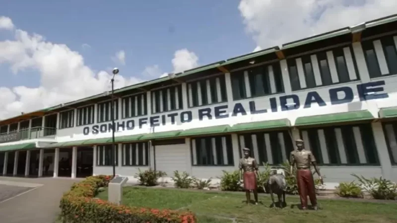 Fachada do Colégio Militar do Recife Imagem: Reprodução / YouTube