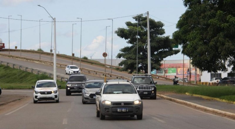 Prazo para regularizar licenciamento anual de veículos com placa final 8 segue até dia 30