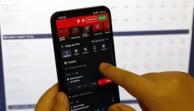 Beneficiários do Bolsa Família gastaram R$ 3 bi em bets em agosto